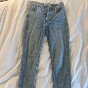 Cute light wash reformation jeans!